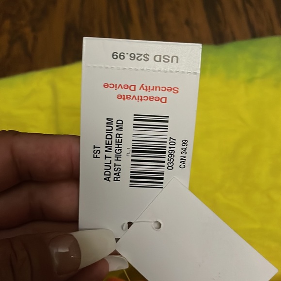 Let’s get High Top - Picture 5 of 6